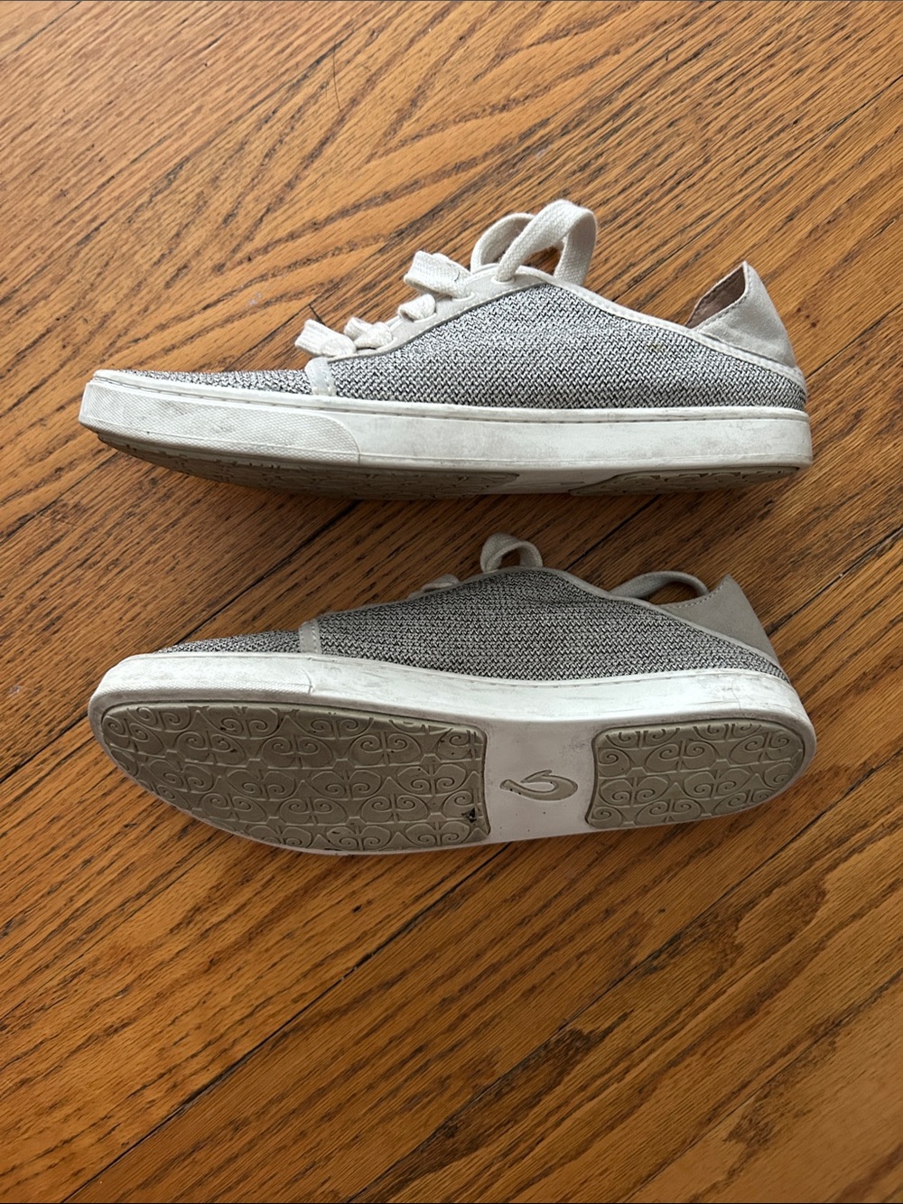 OluKai Pehua Li Tapa lightweight sneakers 9 - Picture 8 of 11